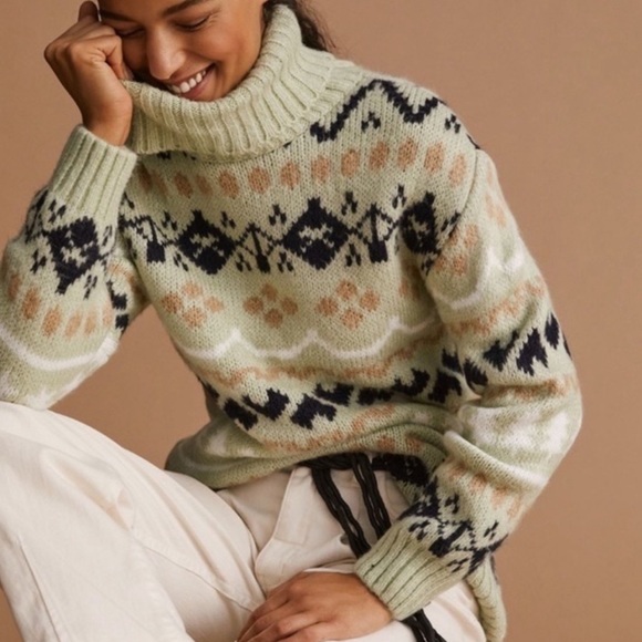 Mint Turtleneck - Picture 2 of 11